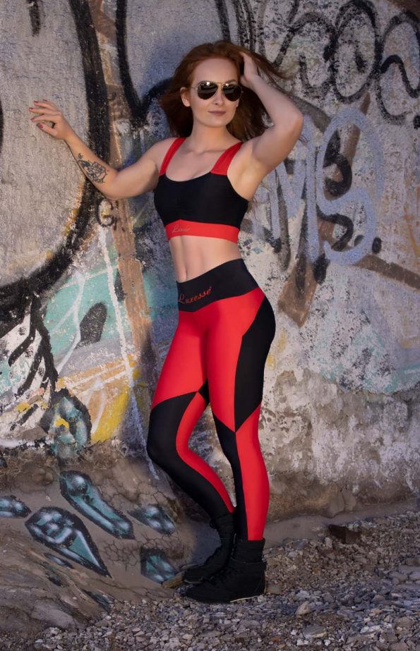 SCARLET-RED LEGÍNY (3)